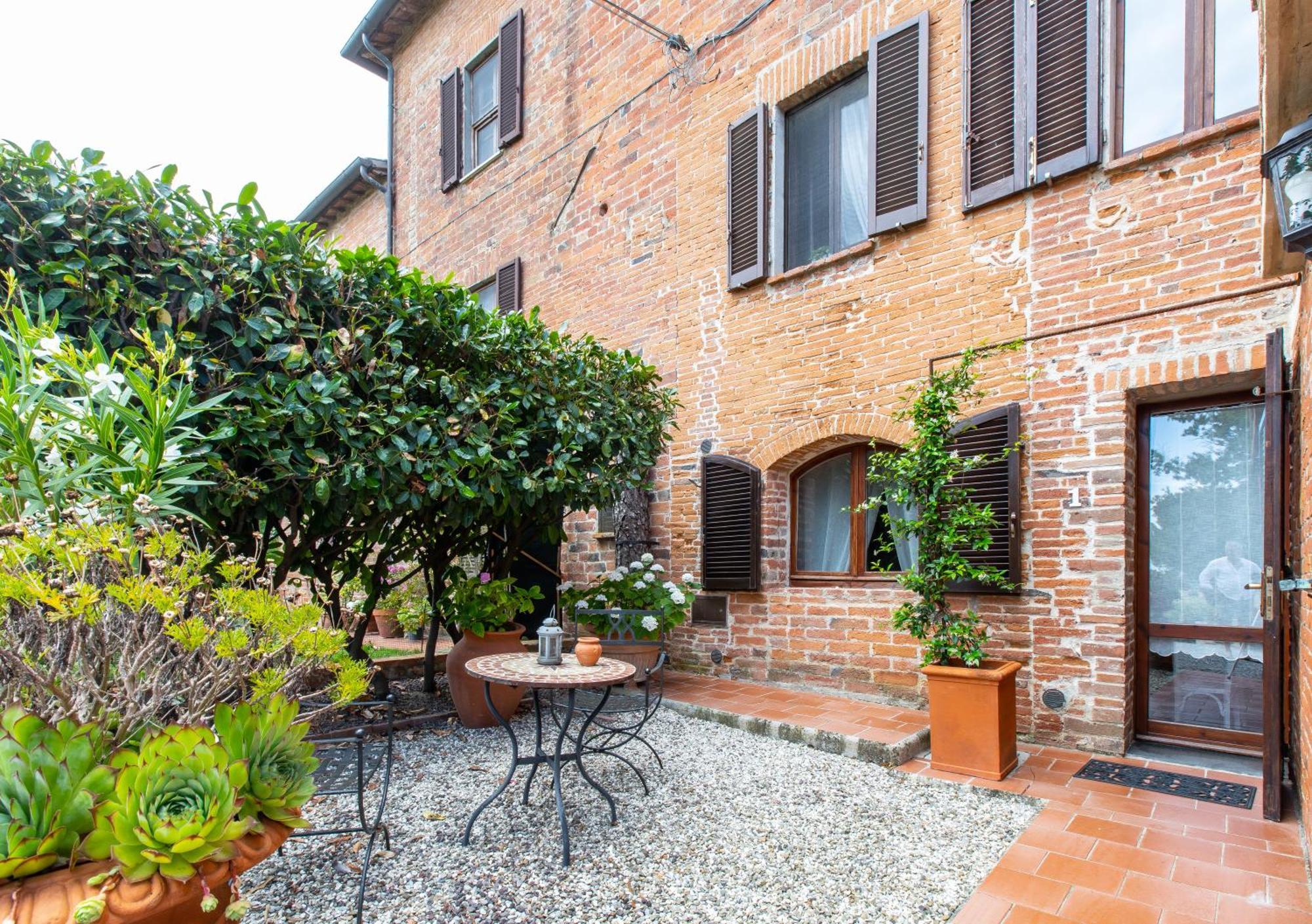 Agriturismo Palazzo Val Del Sasso Villastrada  Exterior foto